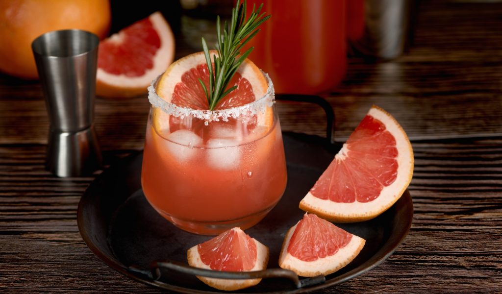 cocktail-tequila-fresh-grapefruit-juice-combined-and-rosemary-a-festive-drink-is-ideal-for-brunch_t20_4eXBZO